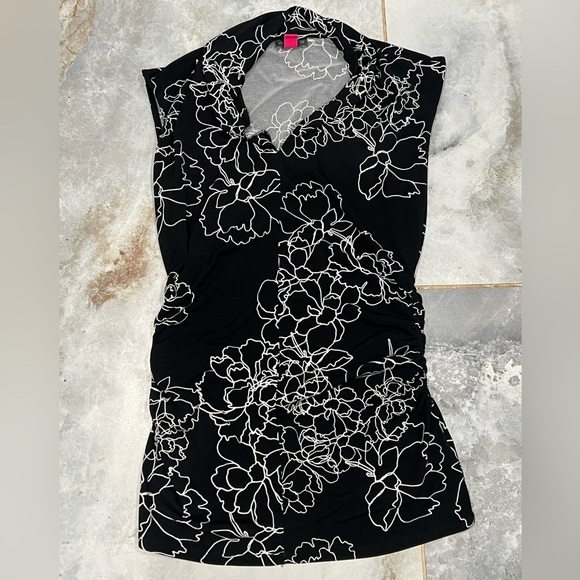 Vince Camuto Tops - Vince Camuto Monochrome Floral Dress